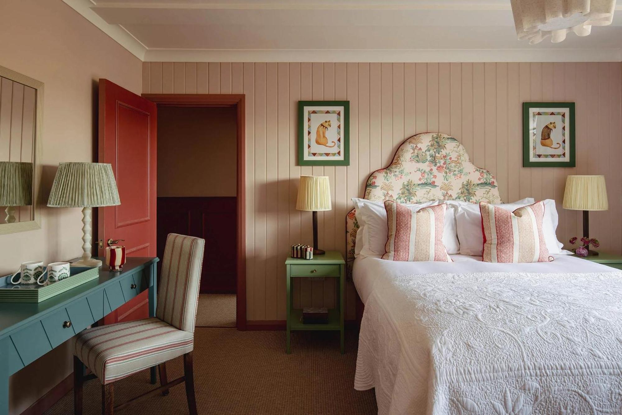 Hotel The 4*